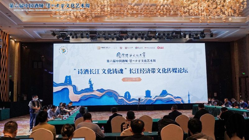 大学生如何加盟文化传媒公司？行业洞察与职业规划